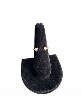 🍭6/$30 Gold tone delicate open star ring - size 8.25 but adjustable